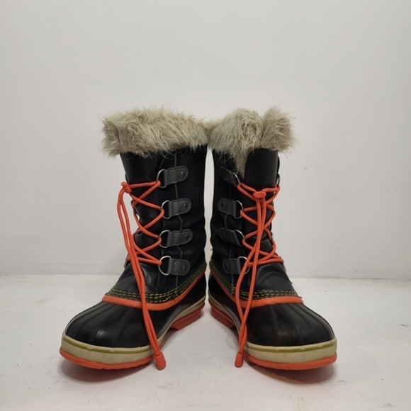 Sorel Waterproof Winter Boot Size 5 - Picture 2 of 10